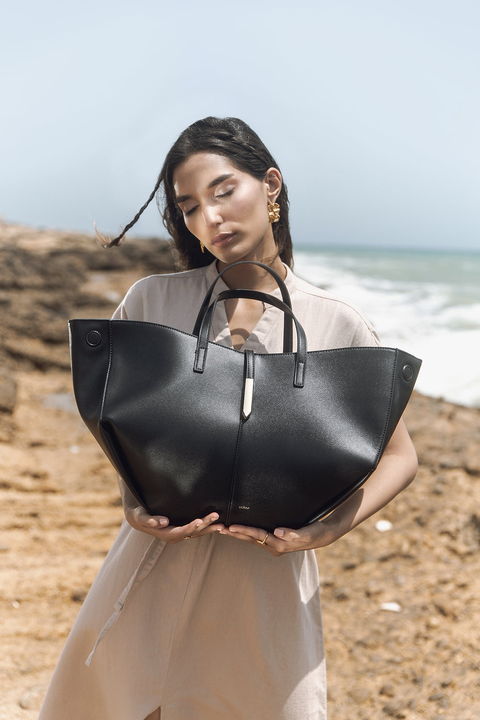 Vella Caryall - Black